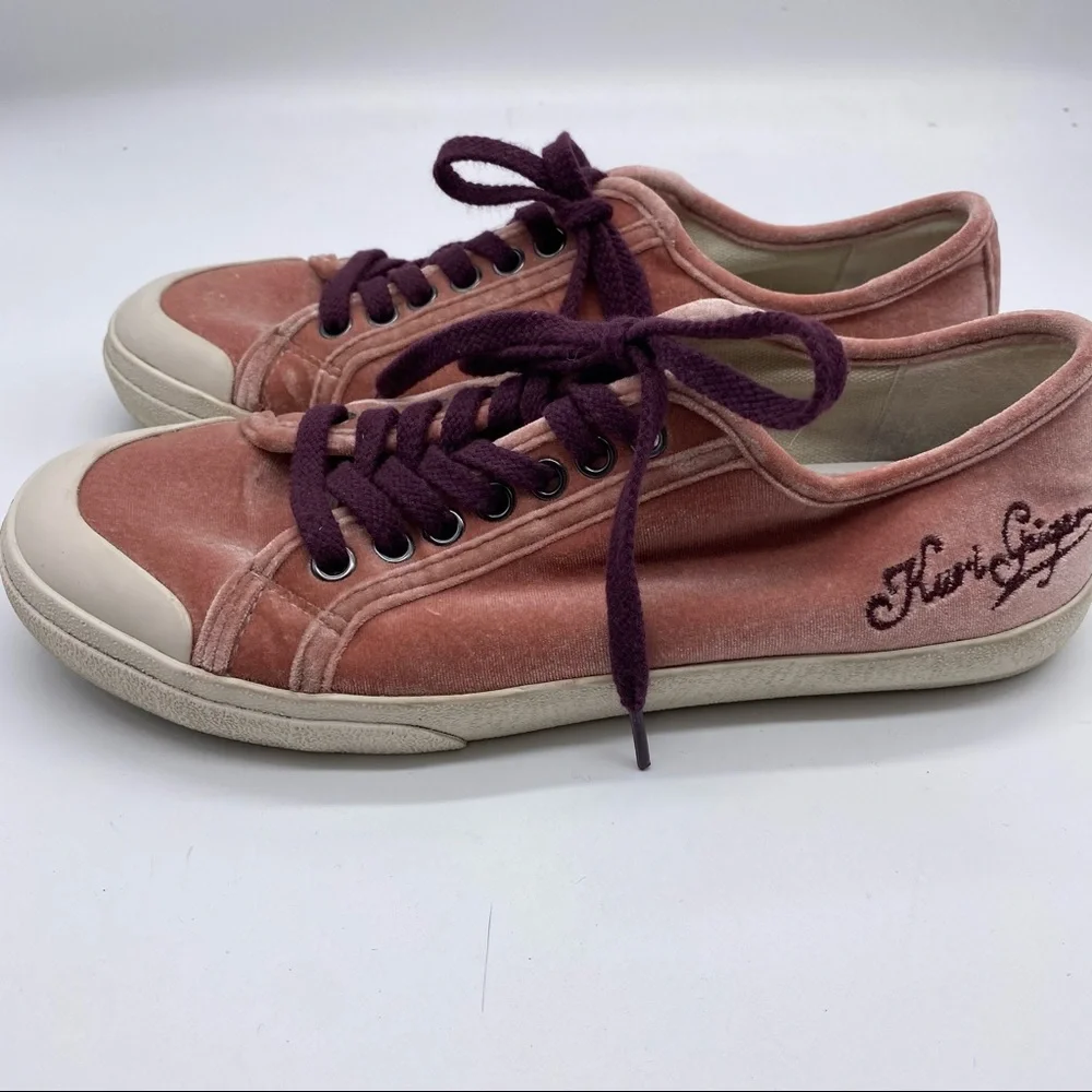 Kurt Geiger stylish pink